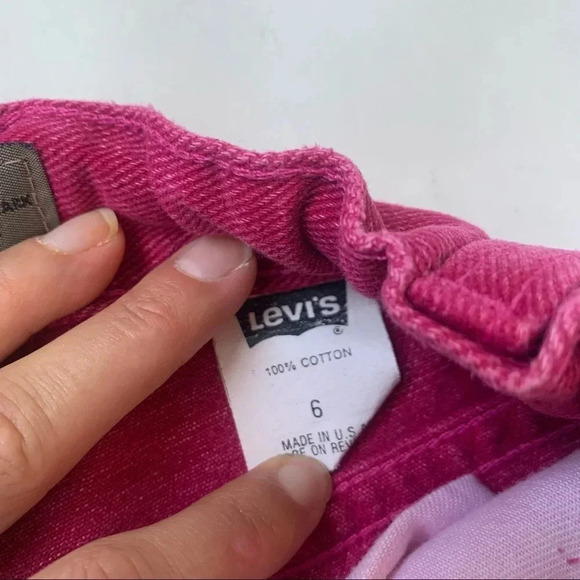 Vintage Levi's shorts 6 Barbie Core Distressed hem - Picture 7 of 9
